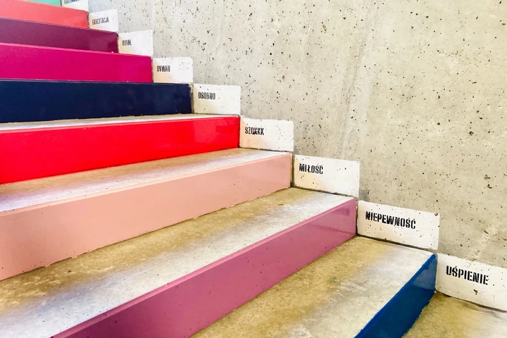 kolorowe schody w Katowicach